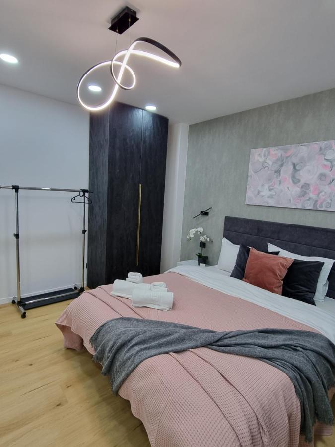 Casa Chiper - Apartament Etaj 1 Брашов Екстериор снимка