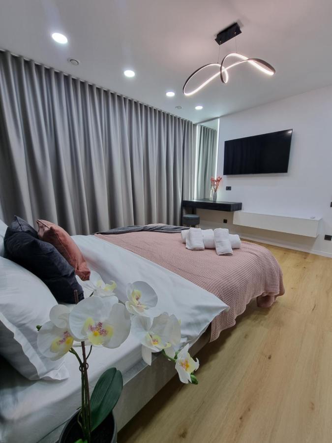 Casa Chiper - Apartament Etaj 1 Брашов Екстериор снимка